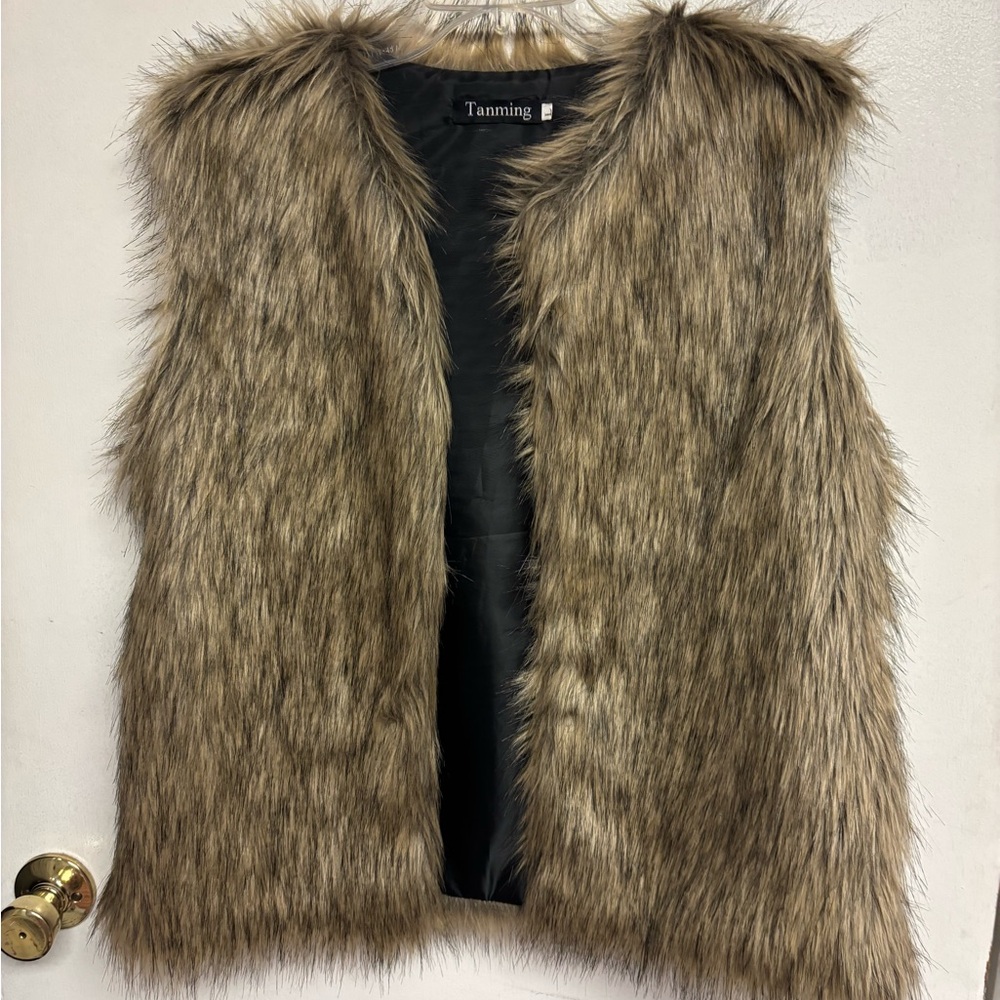 Tanning Women's Faux Fur Vest - Tan